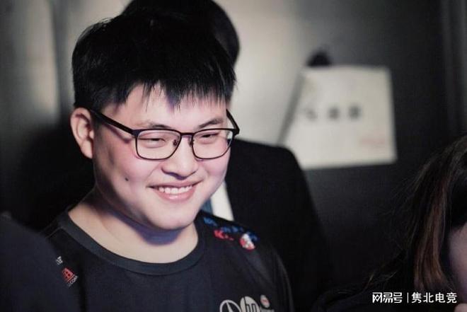 是膝关节的 是膝关节的